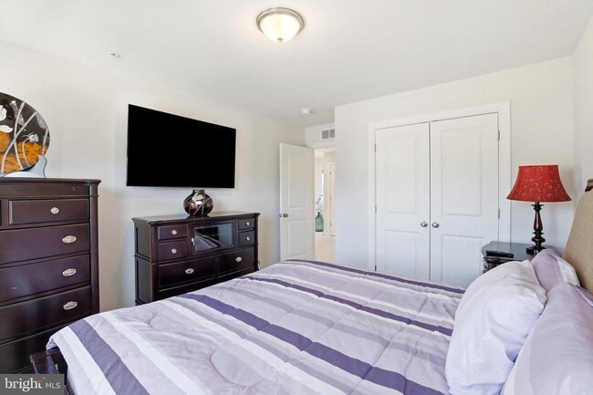 Building Photo - 6702 Savannah Dr