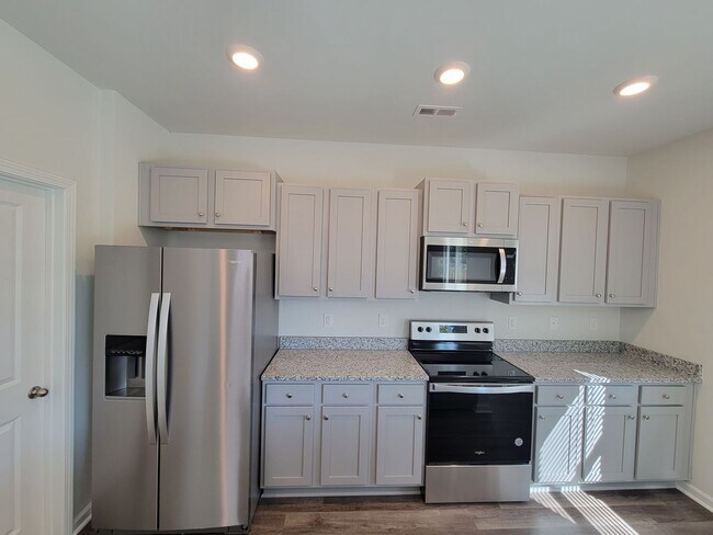 Building Photo - Fenced In, 4Bedroom In Sneads Ferry!