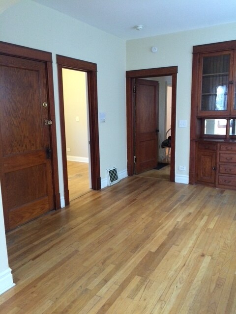 Building Photo - 2311 N Avers Ave