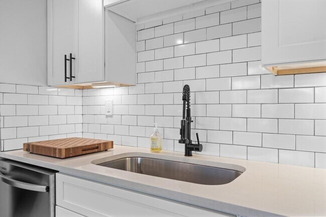 Building Photo - 3 Gilbert Trail NE