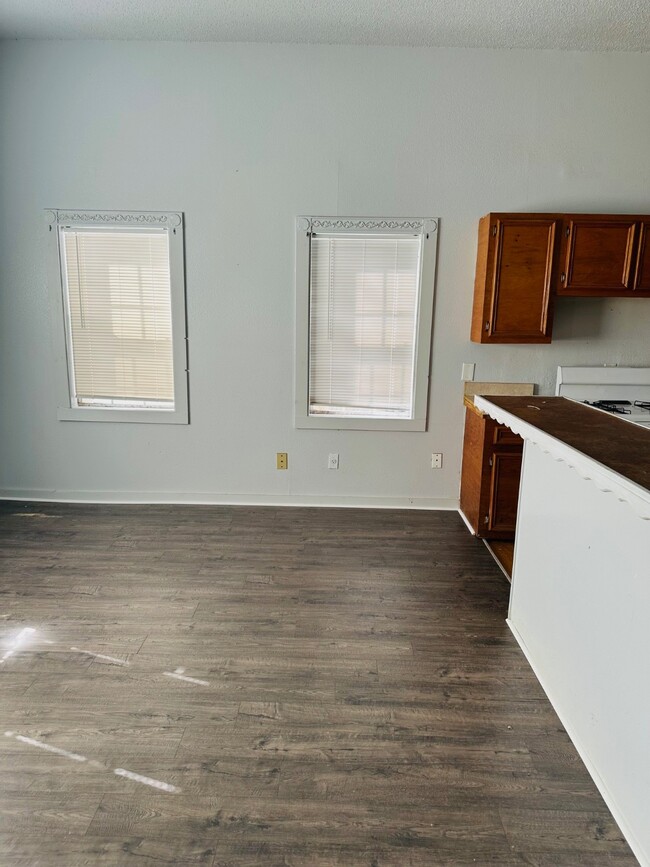 Building Photo - 2808 ball