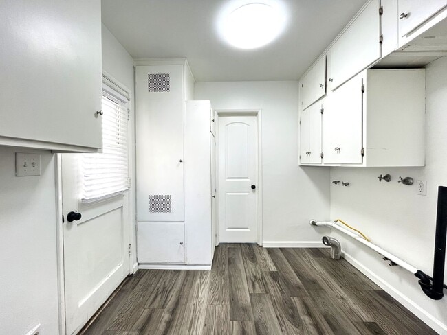 Building Photo - GREAT NEIGHBORHOOD ON A QUIET CUL-DE-SAC 4+2 LARGE BACKYARD