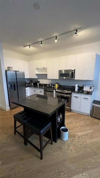 Building Photo - 150 E Robinson St