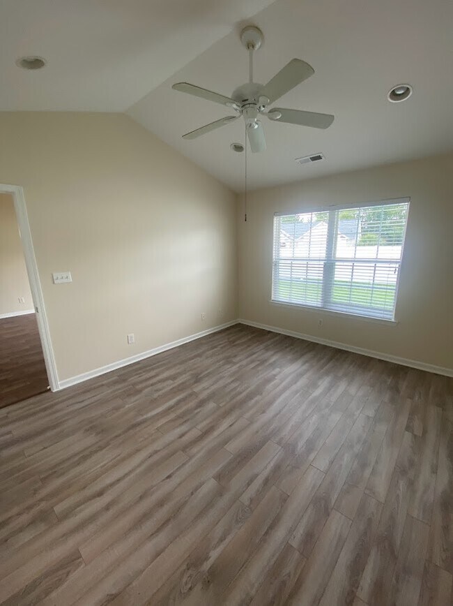 Building Photo - 181 Point Break Dr