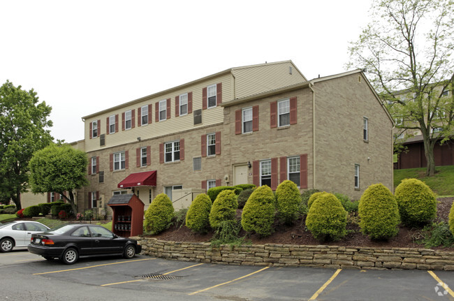 Primary Photo - Bellwood Manor Apartments