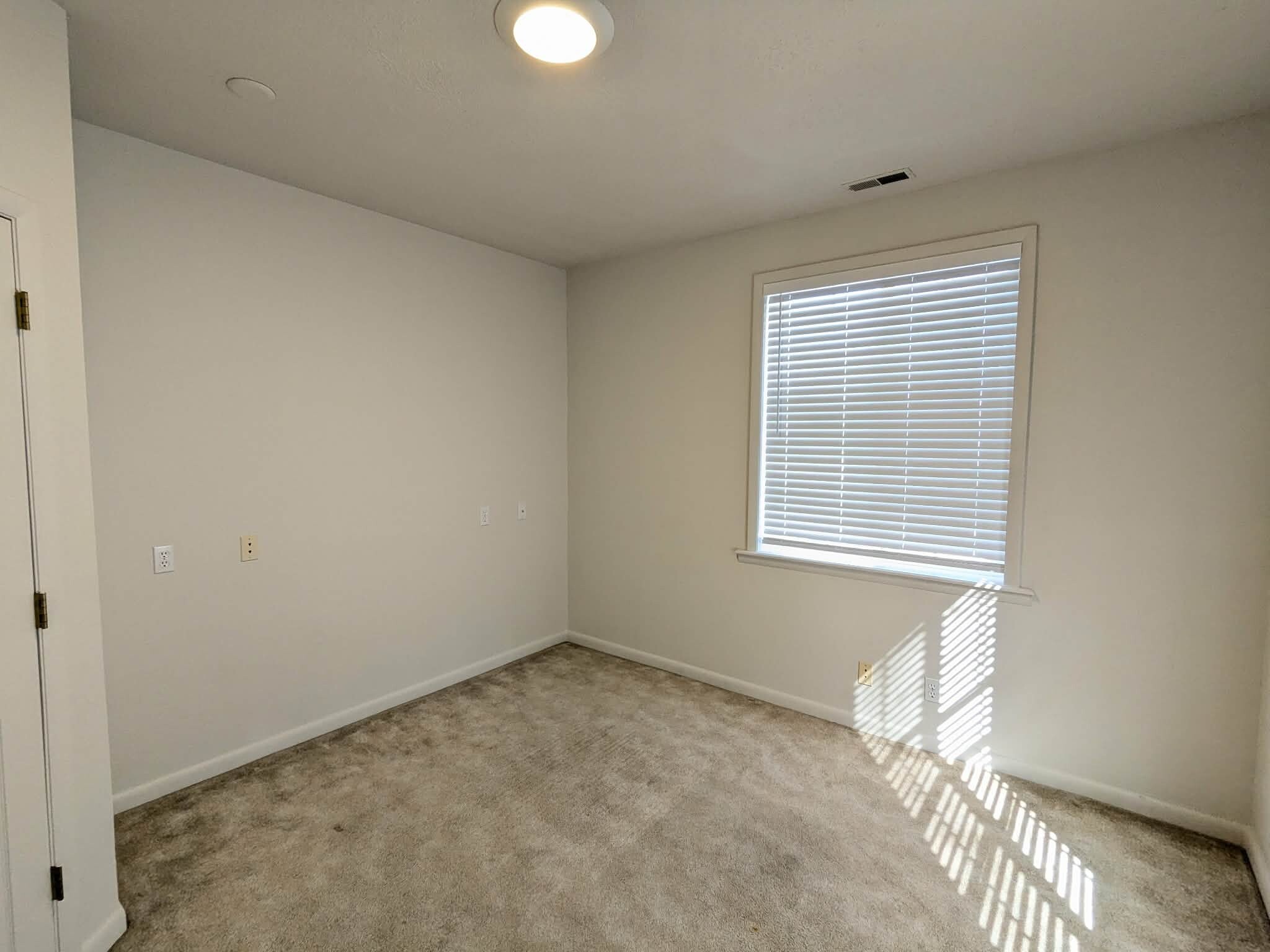Building Photo - 1760 N 400 E
