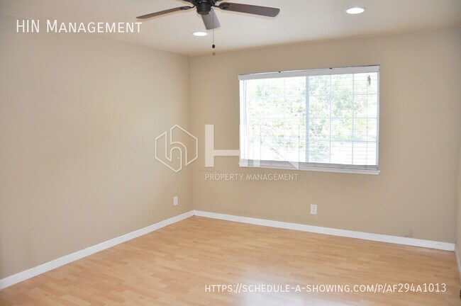 Building Photo - 527 Arbor Way