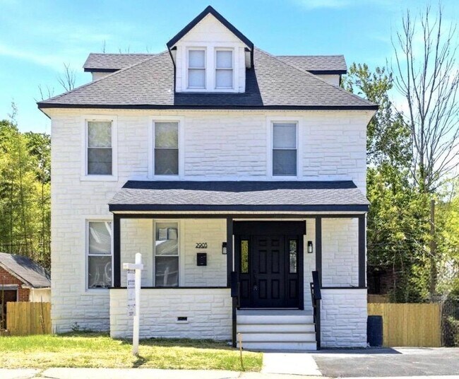 Building Photo - 2903 E Cold Spring Ln