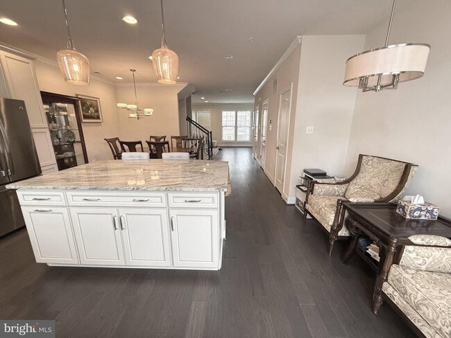 Building Photo - 321 Hendrix Ave