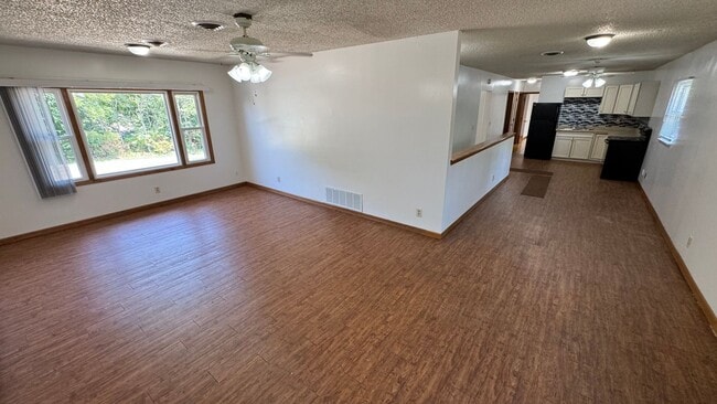 Building Photo - 525 E 47th St