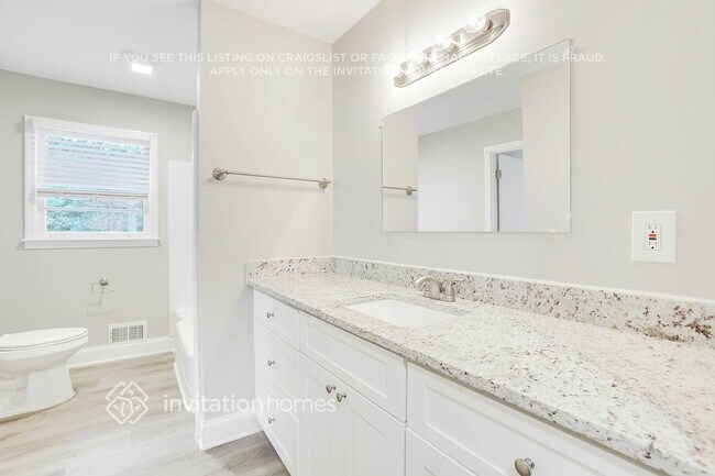 Building Photo - 2550 Greenwood Cir