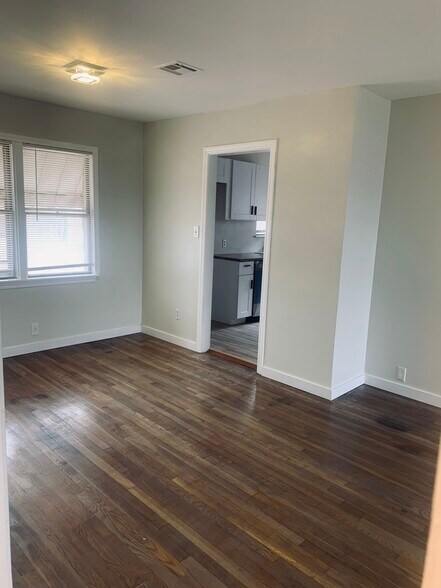 Building Photo - 3719 N Hartford St