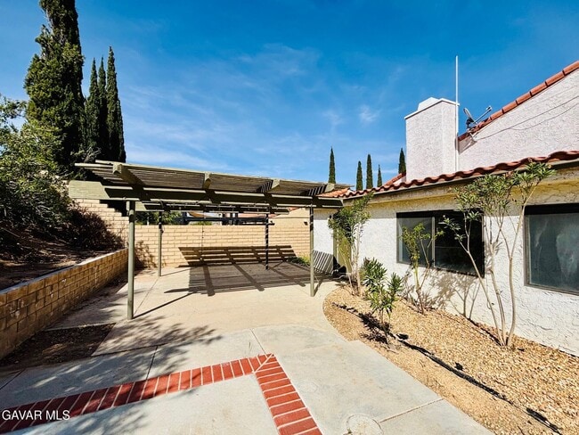 Building Photo - 38343 5th