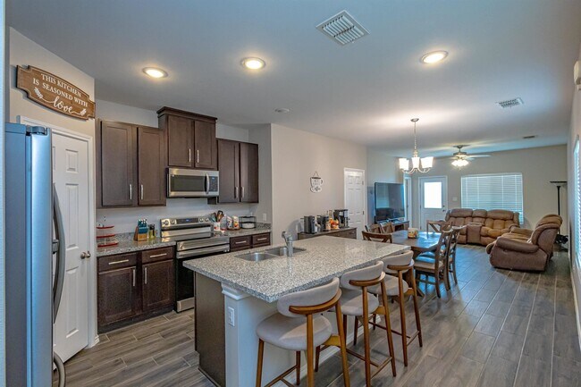 Building Photo - 5414 St Francis Dr