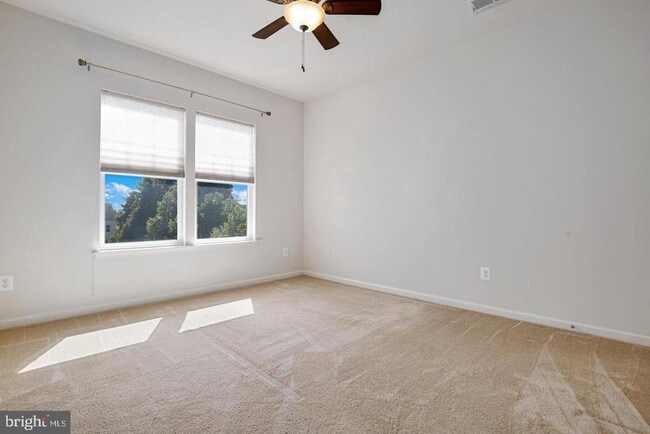 Building Photo - 13250 Shawnee Ln