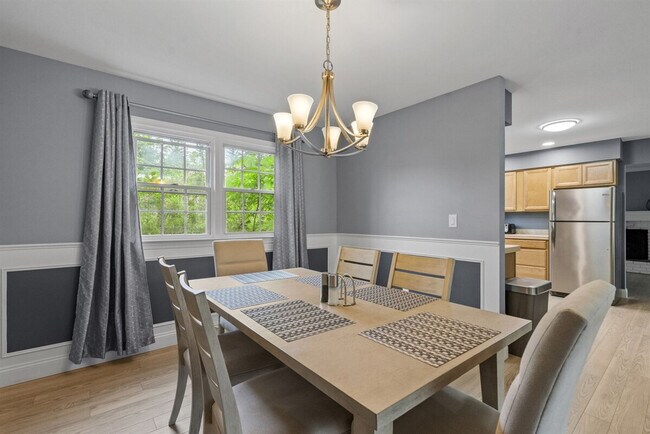 Building Photo - 2 Meadow Ln