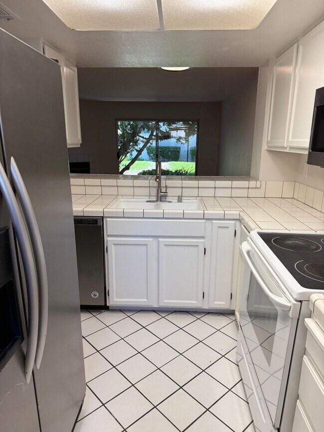 Building Photo - SPACIOUS 1 BEDROOM, 1.5 BATHROOM TOWNHOME IN SAN JOSE. MUST SEE!!!