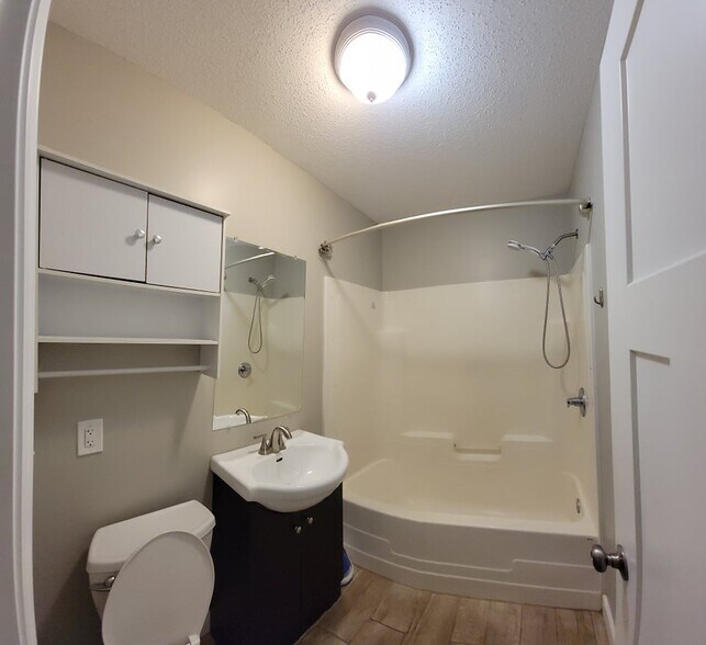 1st Floor Bathroom - 1835 Quincy St NE