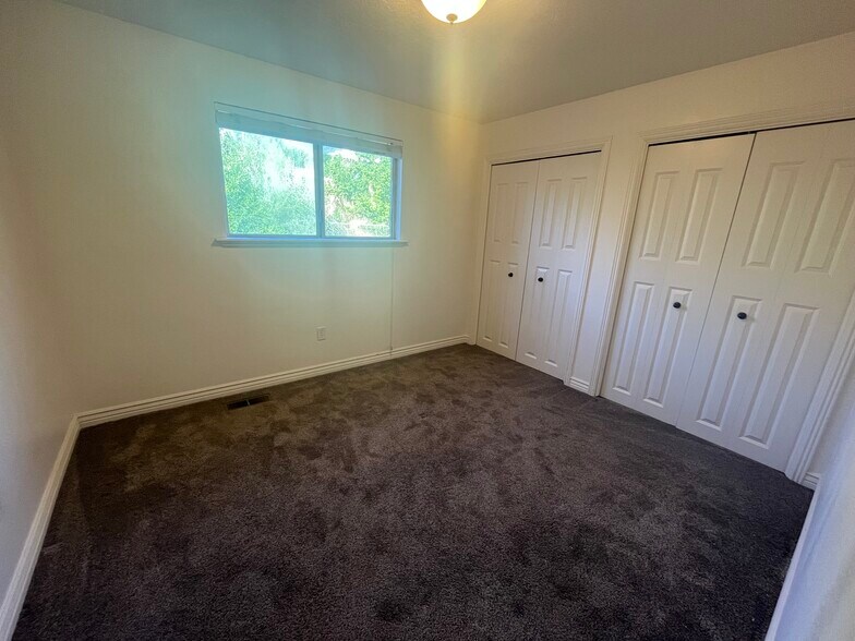 Bedroom - 245 Cherry Hill Dr