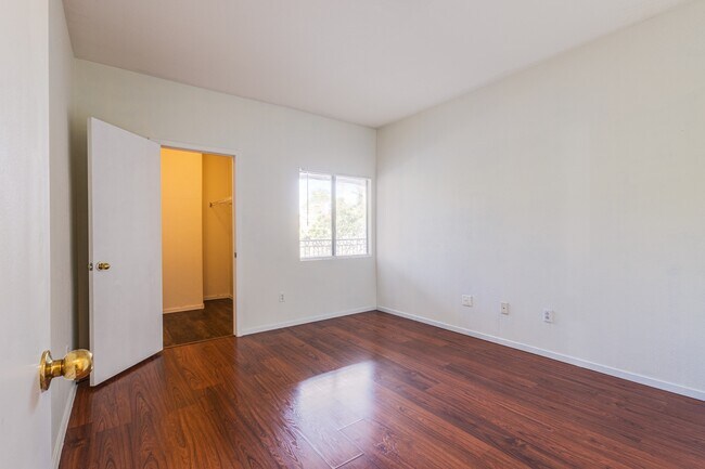 Building Photo - 8250 N Grand Canyon Dr