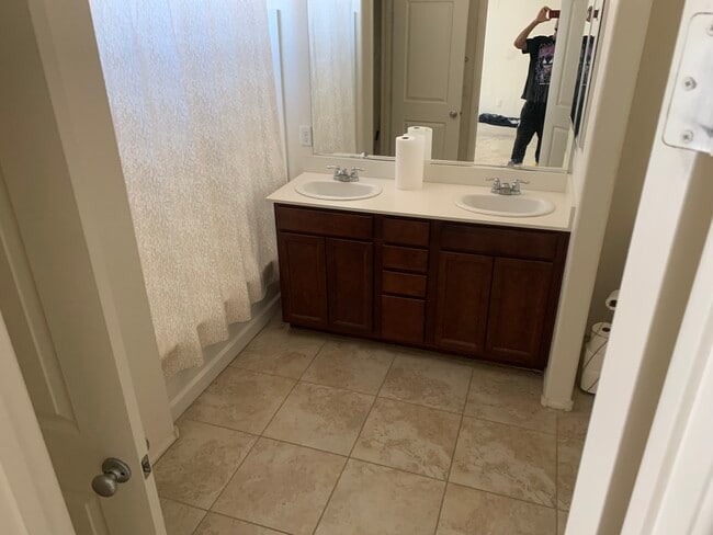 Building Photo - 1230 Hopespring Loop Ave