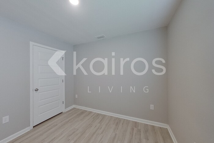 Building Photo - 121 Metalmark Dr
