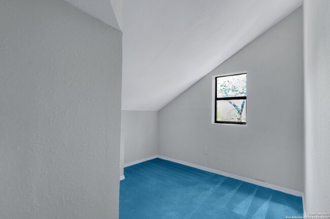 Building Photo - "Charming 4-Bed Retreat with Scenic Views ...