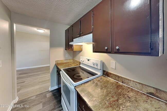 Building Photo - 4888 Strato Rd W