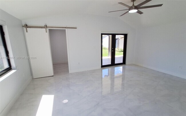 Building Photo - 216 Shadow Way