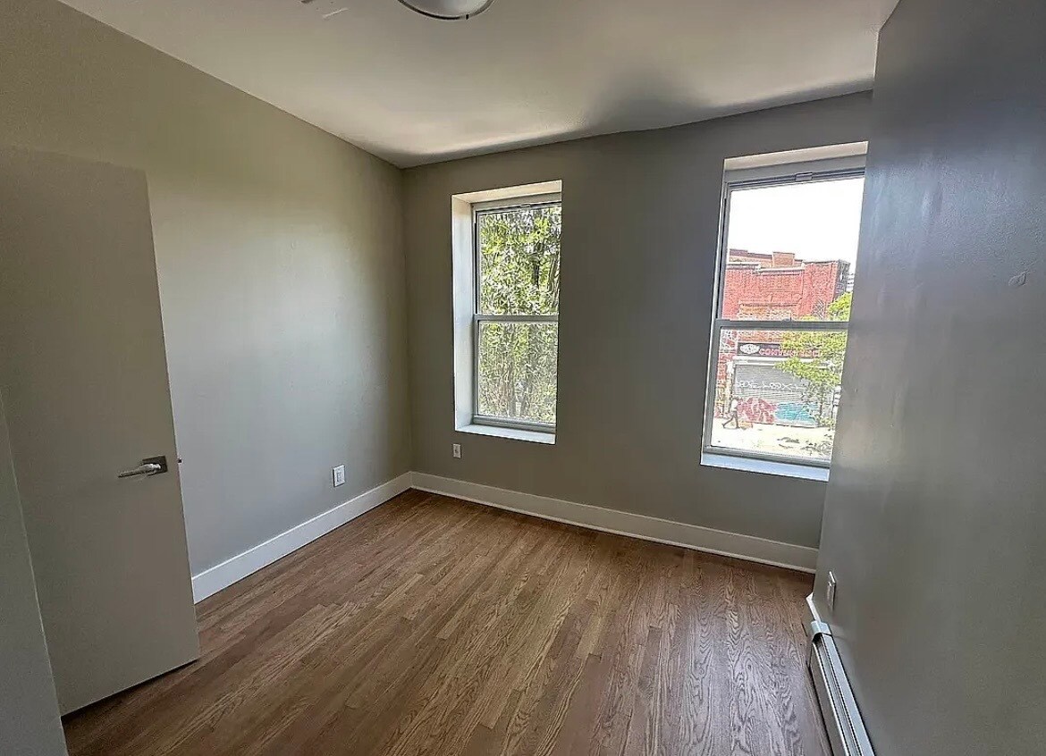 Building Photo - 818 Macdonough St