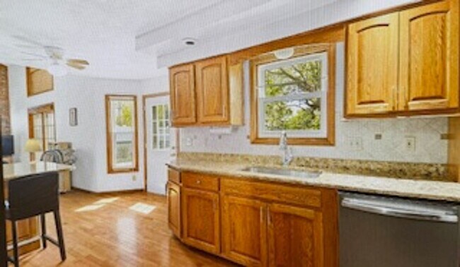 Building Photo - 3 Bedroom / 3.5 Bath House in Peoria