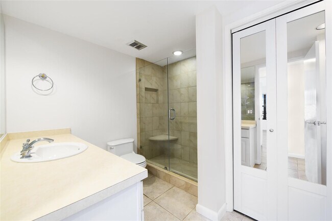 Building Photo - 3800 Galt Ocean Dr