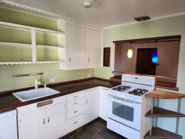 Building Photo - zoeb01