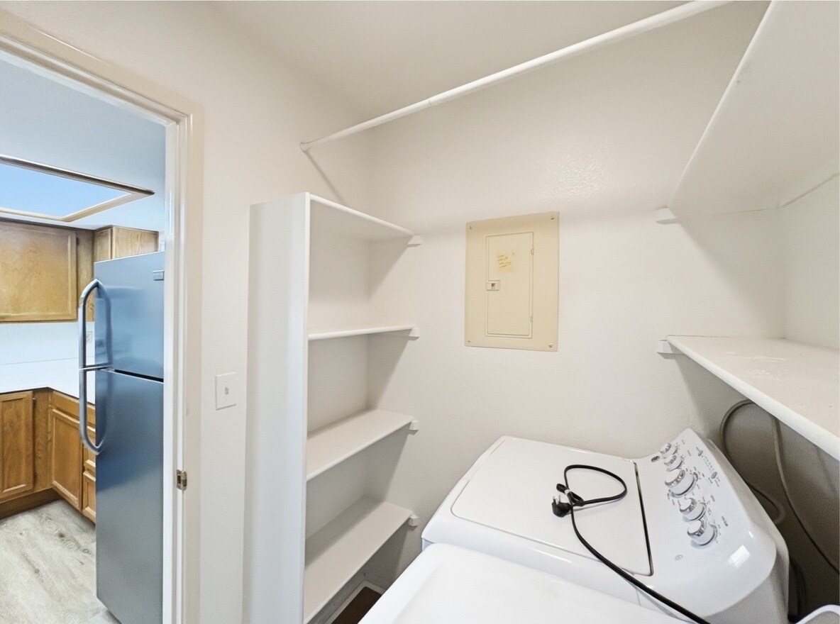 Building Photo - 2020 W Union Hills Dr