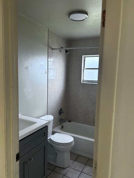 Building Photo - 913 S Char Mil Ave