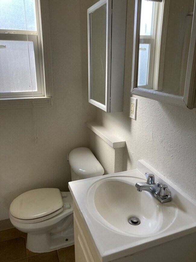 Building Photo - Coming Soon !2 bedroom, one bath home in Caldwell