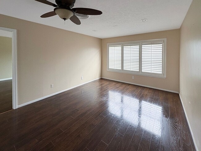 Building Photo - 200 W Rojo Dr