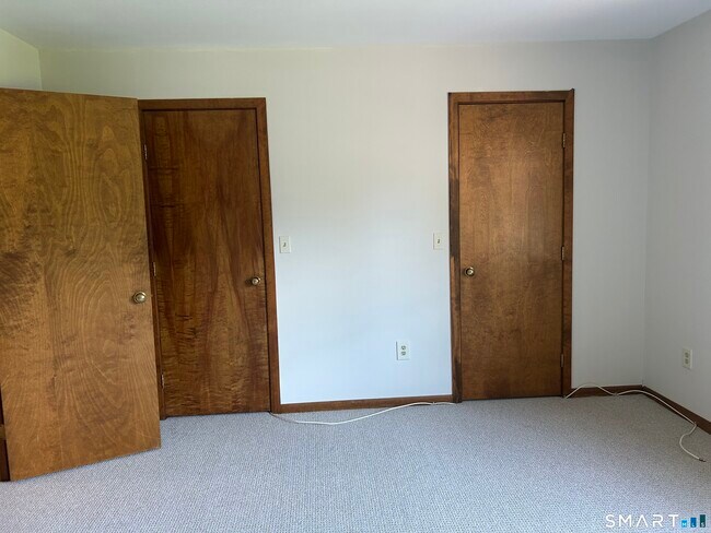 Building Photo - 17 Eagle Rock Cir