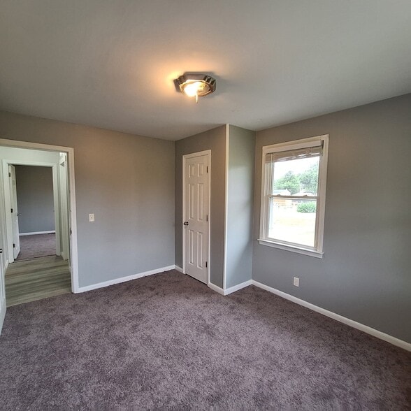 Building Photo - 418 Sam Houston Dr