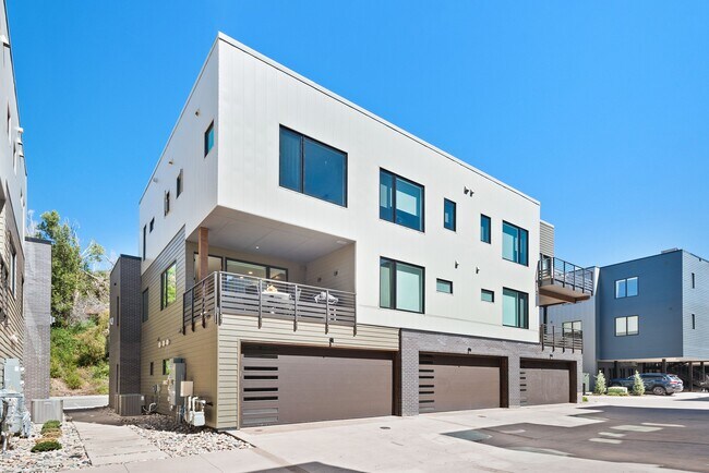 Building Photo - 22842 Two Rivers Rd