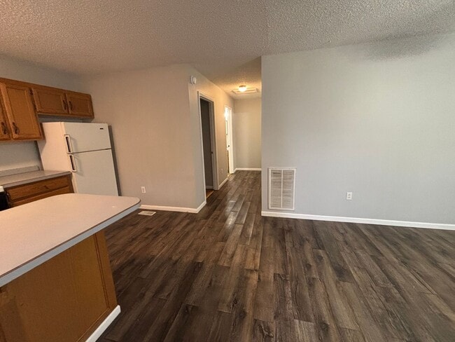 Building Photo - 513 N Maple St