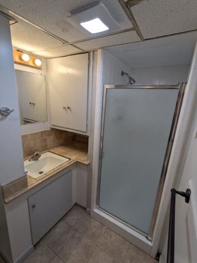 Building Photo - 3429 Quincy Ave