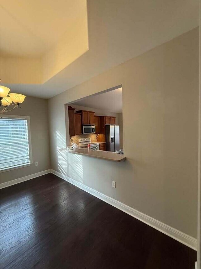 Building Photo - 371 Symphony Way