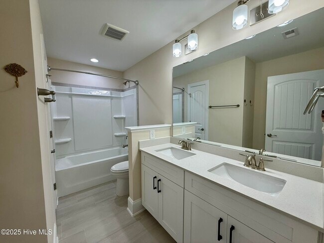 Building Photo - 300 Mashie Ct
