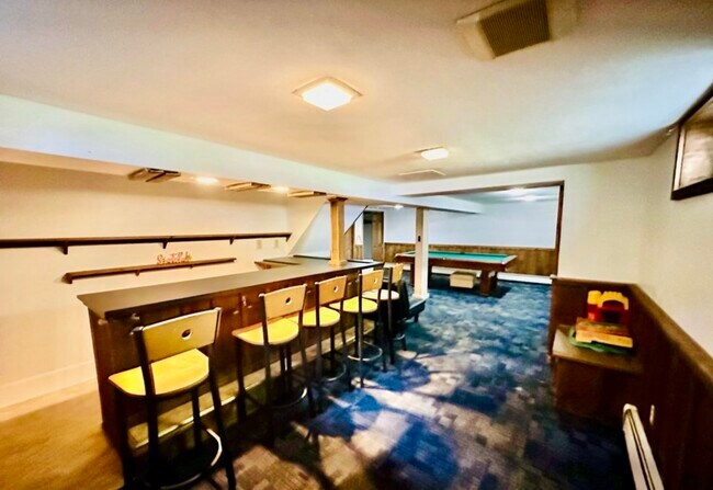 Building Photo - 16 Christina Ct