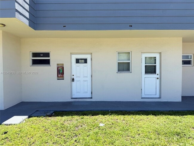 Building Photo - 13215 NE 6th Ave