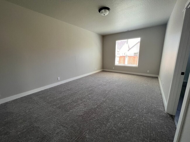 Building Photo - Brand new 3 bedroom home In South Springfi...