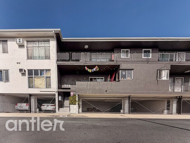 Building Photo - 7959 Romaine St