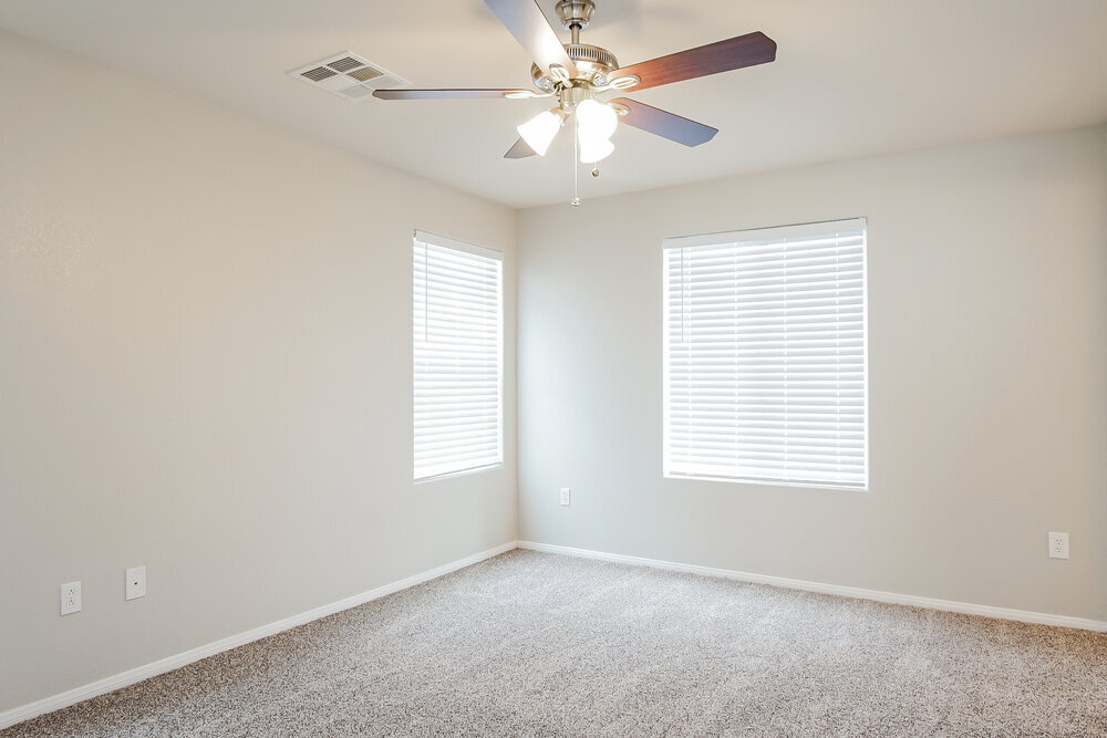 Building Photo - 8133 S Ribbon Falls St