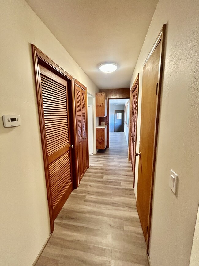 Building Photo - 606 Mead AvenueUnit A Mead